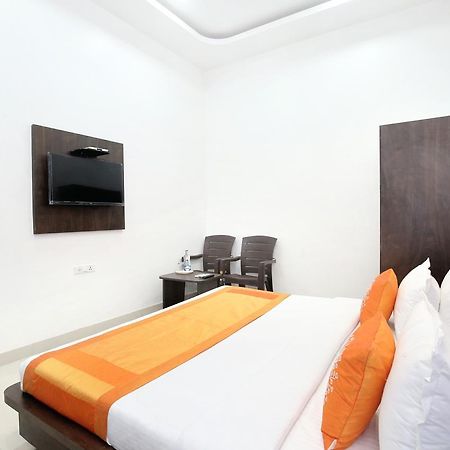 Oyo 11421 Regal Residency Hotel Amritsar Ngoại thất bức ảnh